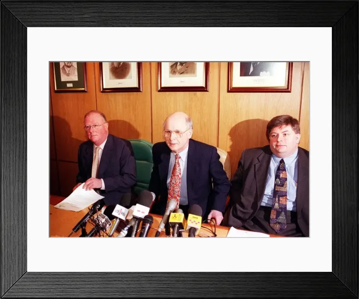 Framed Print : Fergus McCann at Celtic press conference March 1999 With director Kevin Sweeney