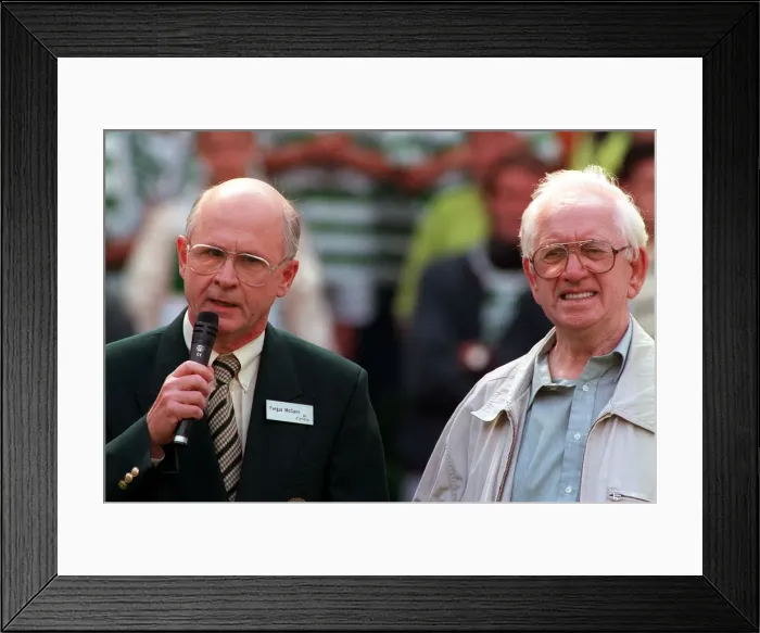 Framed Print : Fergus McCann with Celtic fan Owen Nugent August 1998 Framed Print : Fergus McCann with Celtic fan Owen Nugent August 1998