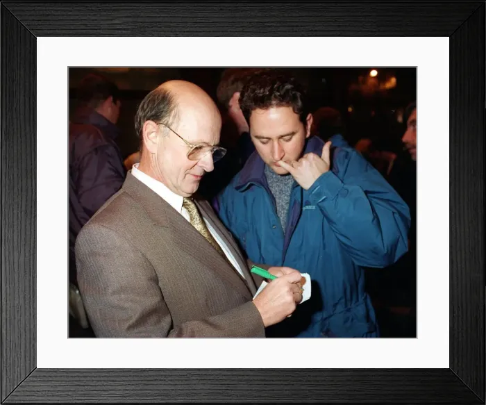 Framed Print : FERGUS McCANN CELTIC DIRECTOR WHO ASSISTED THE CHARITY WORKERS IN FEEDING GLASGOW