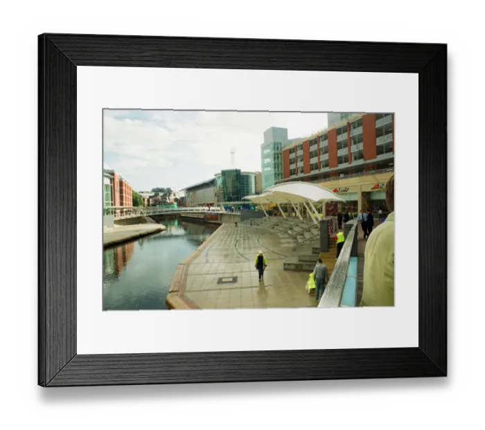 Framed Print : The opening of The Oracle shopping centre, Reading. 23rd September 1999 Framed Print : The opening of The Oracle shopping centre, Reading. 23rd September 1999
