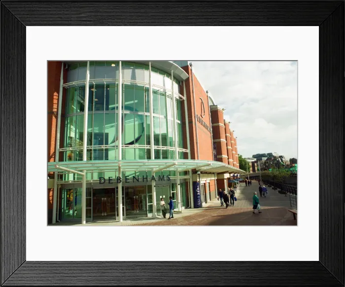 Framed Print : The opening of The Oracle shopping centre, Reading. 23rd September 1999 Framed Print : The opening of The Oracle shopping centre, Reading. 23rd September 1999