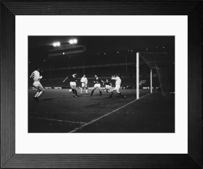 Framed Print : European Cup Winers Cup First Round First Leg match at White Hart Lane Framed Print : European Cup Winers Cup First Round First Leg match at White Hart Lane