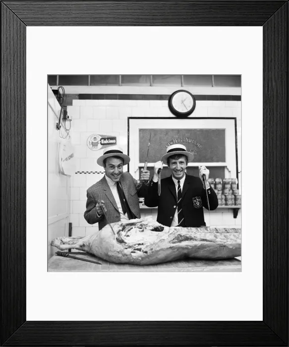 Framed Print : Tottenham Hotspur and Wales footballer Cliff Jones, invites teammates to Arnos Grove in