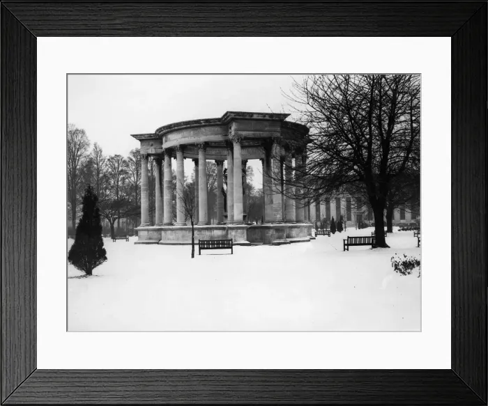 Framed Print : The Welsh national War Memorial in Cardiff on an unaccustomed background of snow Framed Print : The Welsh national War Memorial in Cardiff on an unaccustomed background of snow