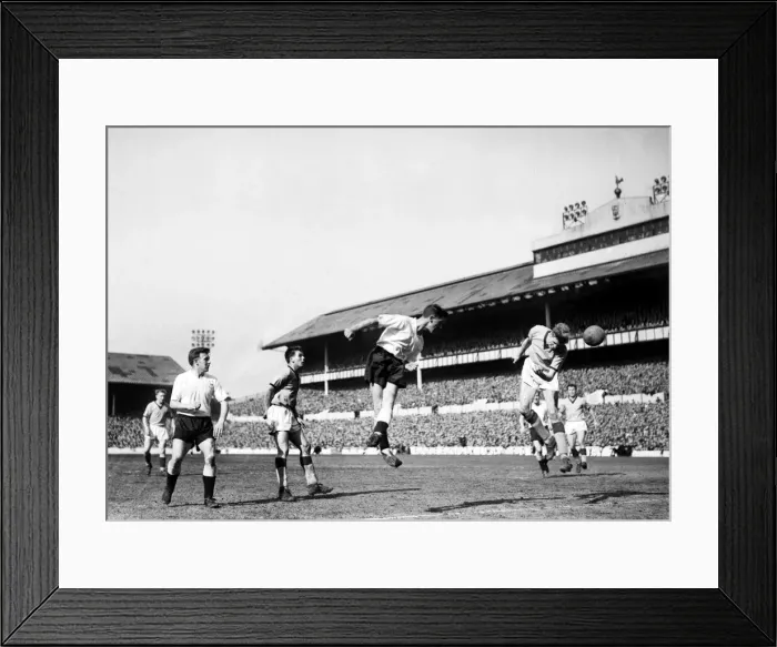 Framed Print : English League Division One match at White Hart Lane. Tottenham Hotspur 0 v
