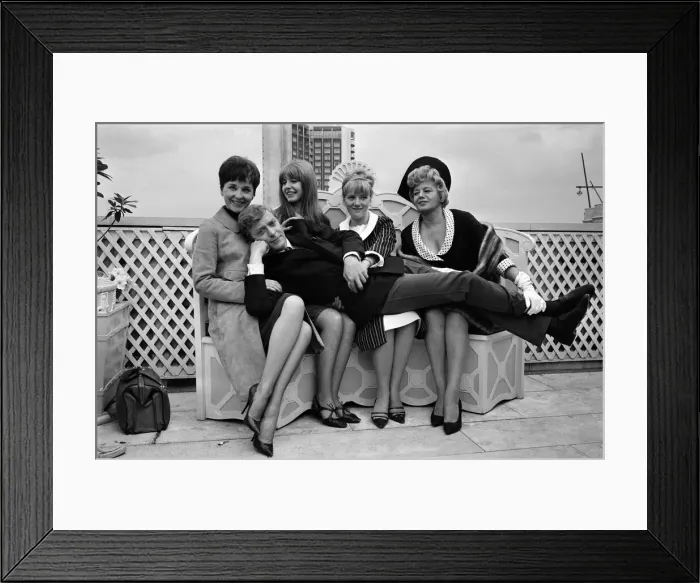 Framed Print : The stars of the film Alfie Vivien Merchant, Jane Asher Framed Print : The stars of the film Alfie Vivien Merchant, Jane Asher