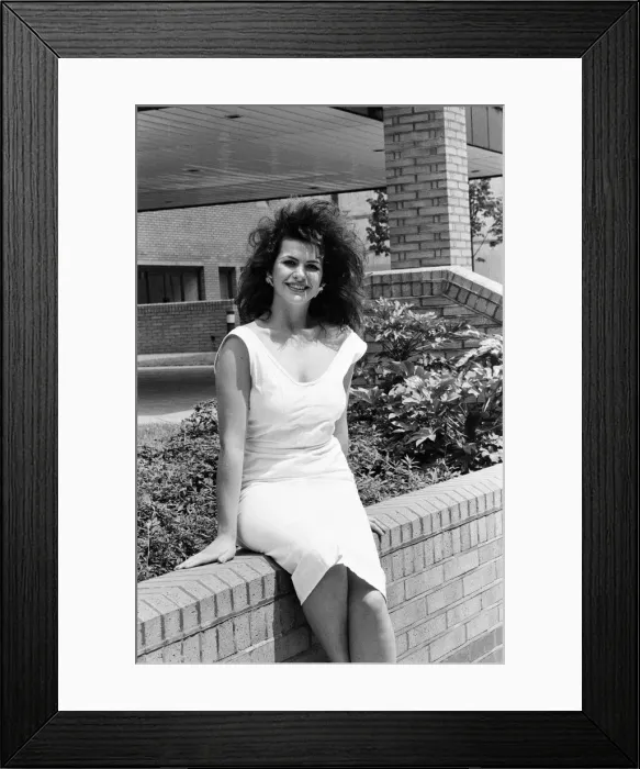 Framed Print : Cleo Rocos, Actress, pictured outside Southwark Crown Court, London, 21st June 1984