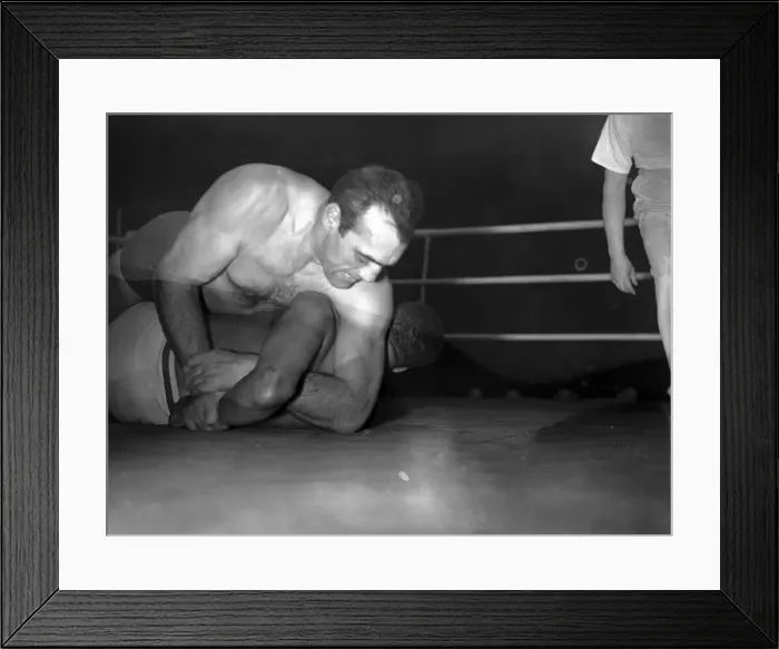 Framed Print : Primo Carnera v Larry Gains, Wrestling match, 23rd October 1951 Framed Print : Primo Carnera v Larry Gains, Wrestling match, 23rd October 1951