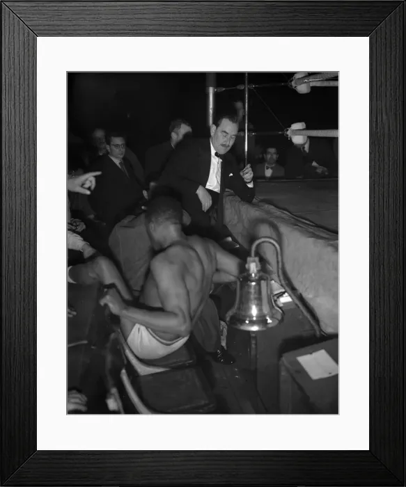 Framed Print : Primo Carnera v Larry Gains, Wrestling match, 23rd October 1951