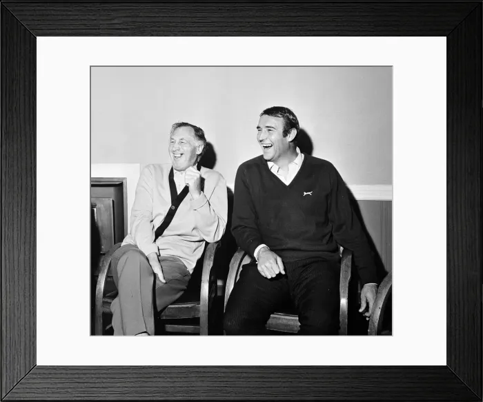 Framed Print : The Manchester City team celebrate winning the 1968 League title Framed Print : The Manchester City team celebrate winning the 1968 League title