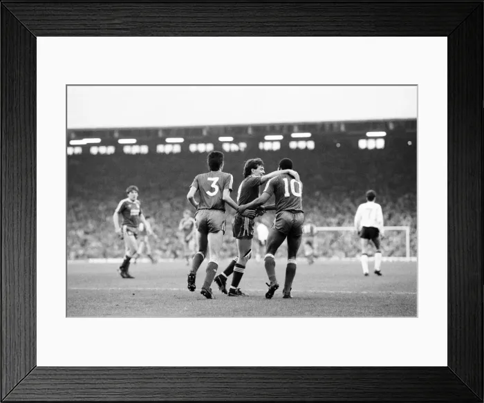 Framed Print : Liverpool 5-0 Nottingham Forest, league match at Anfield, Wednesday 13th April 1988 Framed Print : Liverpool 5-0 Nottingham Forest, league match at Anfield, Wednesday 13th April 1988