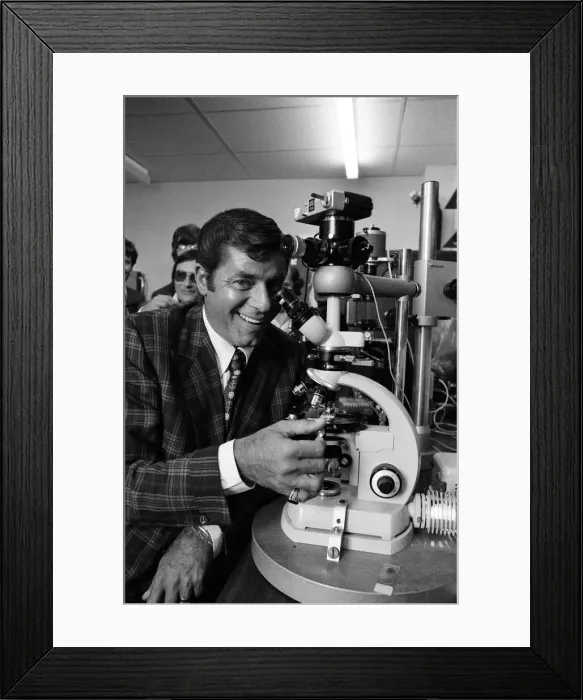Framed Print : American comedian Jerry Lewis, in London for cabaret season Framed Print : American comedian Jerry Lewis, in London for cabaret season