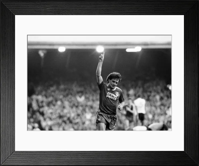 Framed Print : Liverpool 5-0 Nottingham Forest, league match at Anfield, Wednesday 13th April 1988 Framed Print : Liverpool 5-0 Nottingham Forest, league match at Anfield, Wednesday 13th April 1988