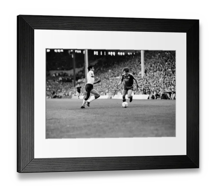 Framed Print : Liverpool 5-0 Nottingham Forest, league match at Anfield, Wednesday 13th April 1988 Framed Print : Liverpool 5-0 Nottingham Forest, league match at Anfield, Wednesday 13th April 1988
