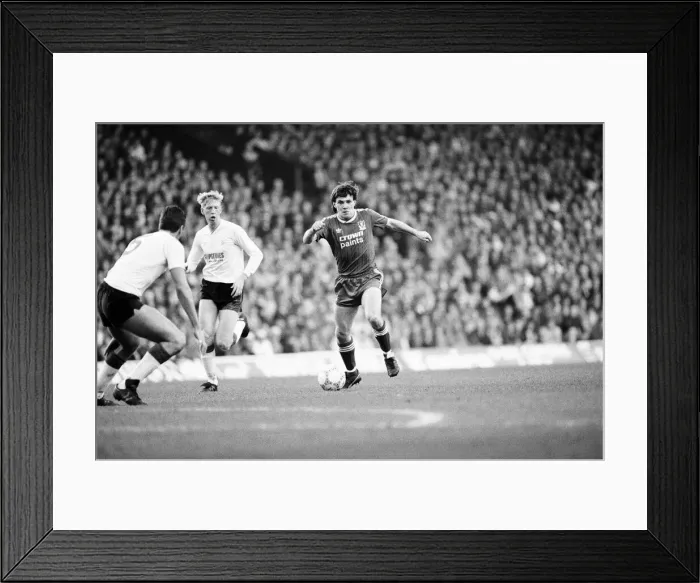 Framed Print : Liverpool 5-0 Nottingham Forest, league match at Anfield, Wednesday 13th April 1988 Framed Print : Liverpool 5-0 Nottingham Forest, league match at Anfield, Wednesday 13th April 1988