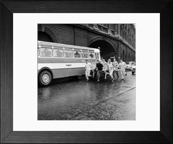 Framed Print : Borough Market, Porters Race. Two barrows loaded with 4. 5 cwt Framed Print : Borough Market, Porters Race. Two barrows loaded with 4. 5 cwt
