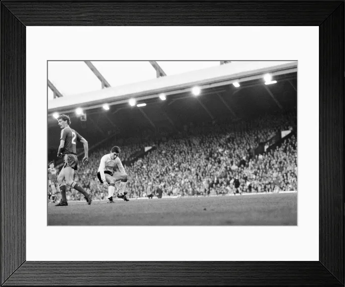 Framed Print : Liverpool 5-0 Nottingham Forest, league match at Anfield, Wednesday 13th April 1988 Framed Print : Liverpool 5-0 Nottingham Forest, league match at Anfield, Wednesday 13th April 1988