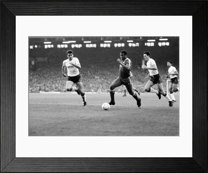 Framed Print : Liverpool 5-0 Nottingham Forest, league match at Anfield, Wednesday 13th April 1988 Framed Print : Liverpool 5-0 Nottingham Forest, league match at Anfield, Wednesday 13th April 1988