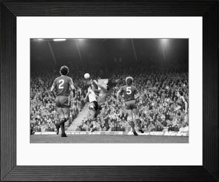 Framed Print : Liverpool 5-0 Nottingham Forest, league match at Anfield, Wednesday 13th April 1988 Framed Print : Liverpool 5-0 Nottingham Forest, league match at Anfield, Wednesday 13th April 1988