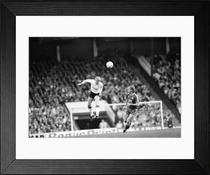 Framed Print : Liverpool 5-0 Nottingham Forest, league match at Anfield, Wednesday 13th April 1988 Framed Print : Liverpool 5-0 Nottingham Forest, league match at Anfield, Wednesday 13th April 1988