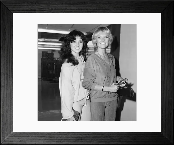 Framed Print : Lyn Paul, Singer, pictured at London Heathrow Airport, 30th September 1979