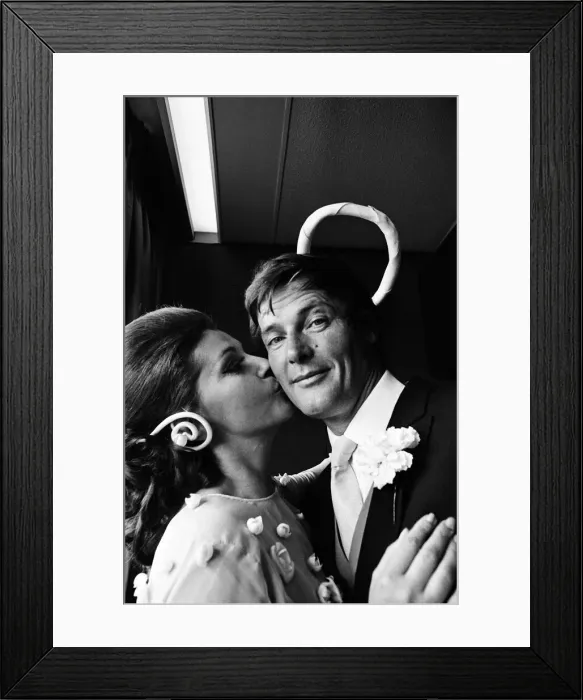 Framed Print : The wedding of Roger Moore and Luisa Mattioli at Caxton Hall. 11th April 1969 Framed Print : The wedding of Roger Moore and Luisa Mattioli at Caxton Hall. 11th April 1969