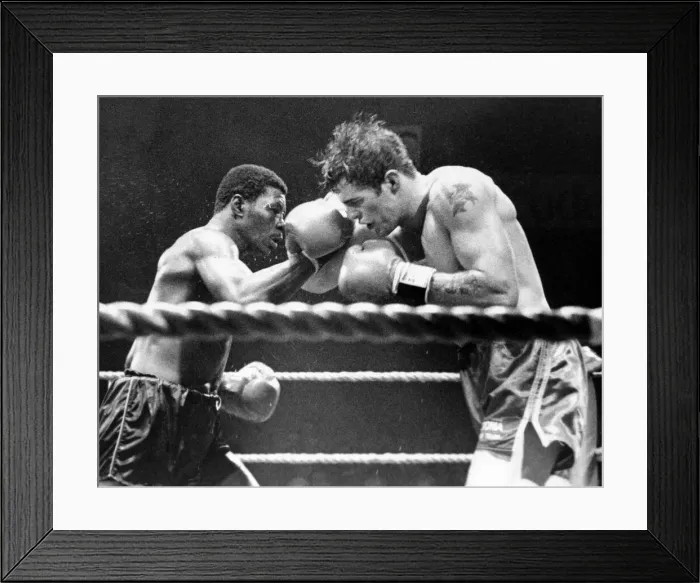 Framed Print : Glenn McCrory v Patrick Lumumba, IBF World Cruiserweight Title fight at the Louisa Centre Framed Print : Glenn McCrory v Patrick Lumumba, IBF World Cruiserweight Title fight at the Louisa Centre