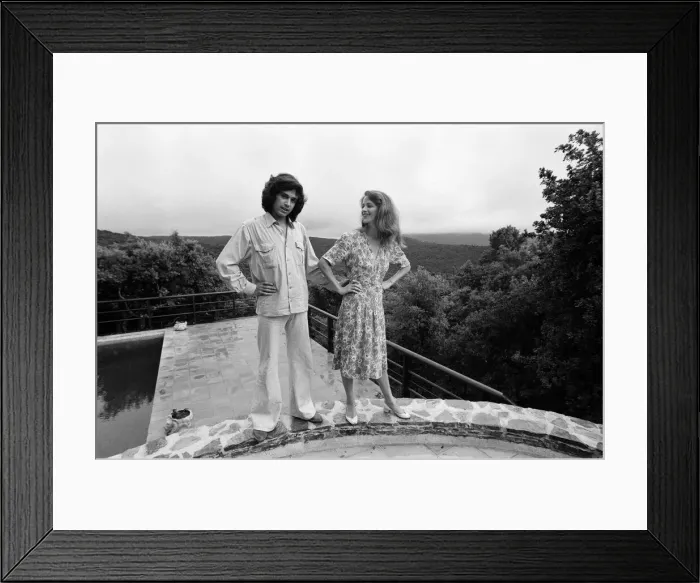 Framed Print : Charlotte Rampling and her boyfriend Jean Michel Jarre, pictured at a villa near St