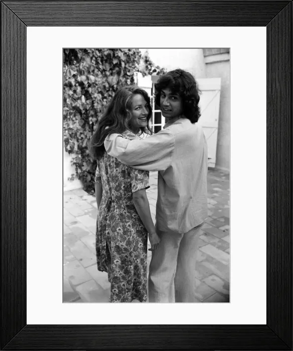 Framed Print : Charlotte Rampling and her boyfriend Jean Michel Jarre, pictured at a villa near St
