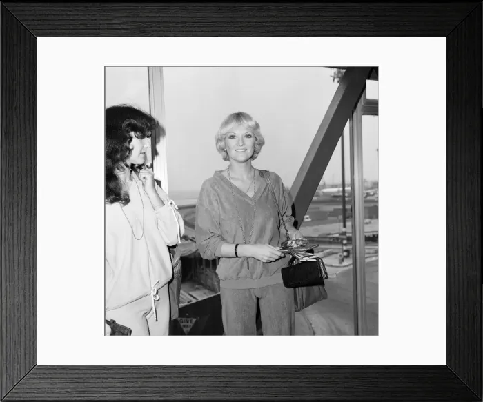 Framed Print : Lyn Paul, Singer, pictured at London Heathrow Airport, 30th September 1979