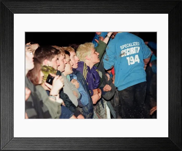 Framed Print : Glastonbury festival. 30th June 1997 Framed Print : Glastonbury festival. 30th June 1997