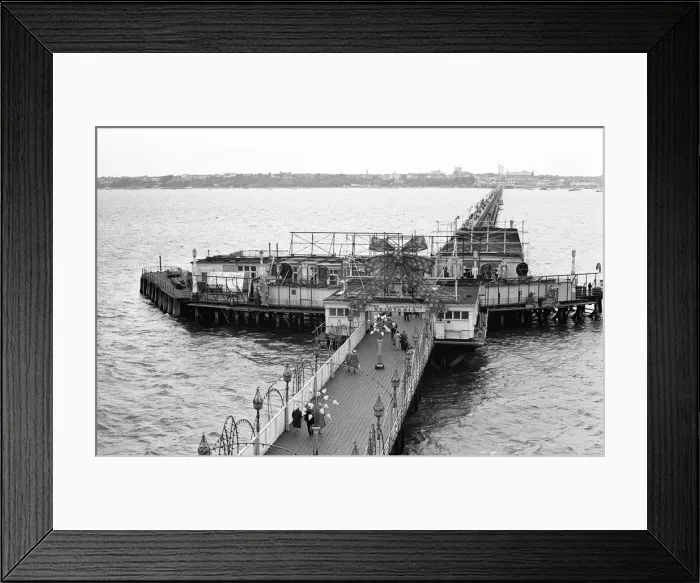 Framed Print : Looking back at Southend from the end of the longest pier in the world. Southend, Essex Framed Print : Looking back at Southend from the end of the longest pier in the world. Southend, Essex