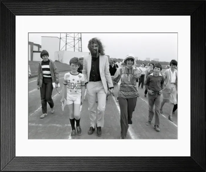 Framed Print : Billy Connolly, Charity Walk, Scotstoun, Glasgow, Scotland, 9th June 1982 Framed Print : Billy Connolly, Charity Walk, Scotstoun, Glasgow, Scotland, 9th June 1982