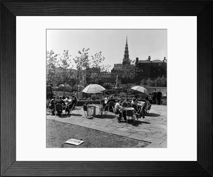 Framed Print : An open air restaurant in Ludgate Gardens, London. 1st June 1954 Framed Print : An open air restaurant in Ludgate Gardens, London. 1st June 1954