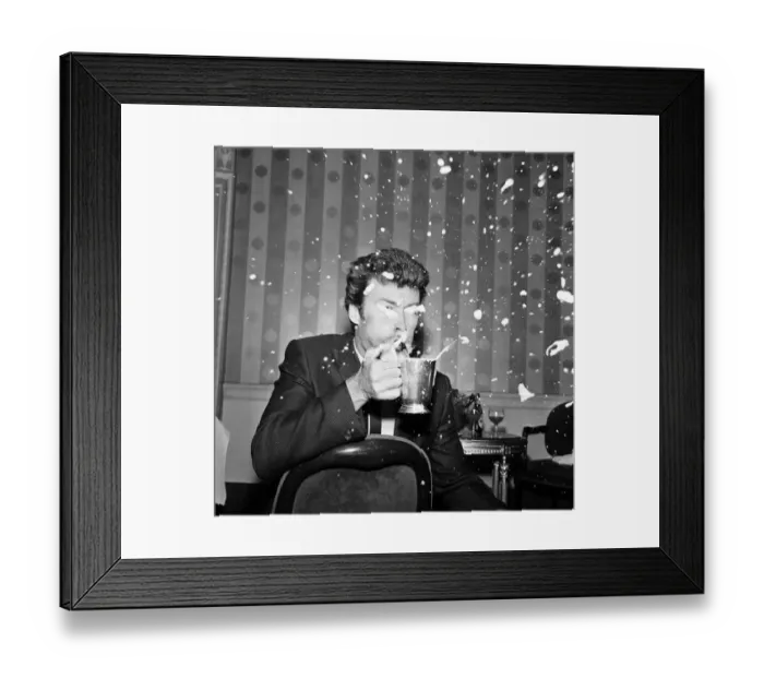 Framed Print : Clint Eastwood arrived in Manchester today and found his favourite pint of beer in