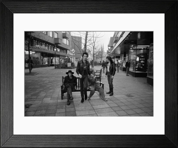 Framed Print : The Sex Pistols in Eindhoven, Holland. Johnny Rotten, Sid Vicious Framed Print : The Sex Pistols in Eindhoven, Holland. Johnny Rotten, Sid Vicious