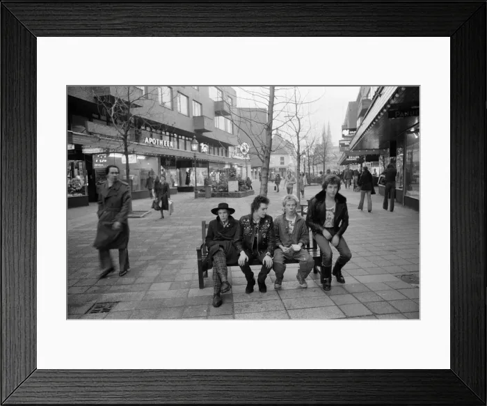 Framed Print : The Sex Pistols in Eindhoven, Holland. Johnny Rotten, Sid Vicious, Steve Jones Framed Print : The Sex Pistols in Eindhoven, Holland. Johnny Rotten, Sid Vicious, Steve Jones