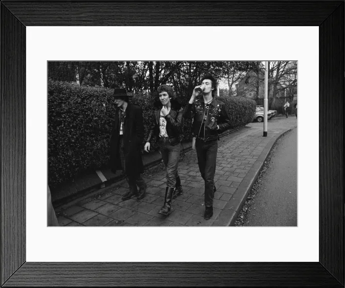 Framed Print : The Sex Pistols in Eindhoven, Holland. Johnny Rotten, Steve Jones and Sid Vicious Framed Print : The Sex Pistols in Eindhoven, Holland. Johnny Rotten, Steve Jones and Sid Vicious