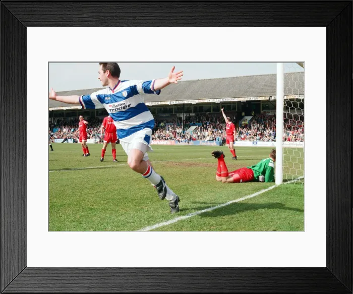 Framed Print : Football match, Reading v Swindon Town. Final score 3-0 to Reading. League Division 1 Framed Print : Football match, Reading v Swindon Town. Final score 3-0 to Reading. League Division 1