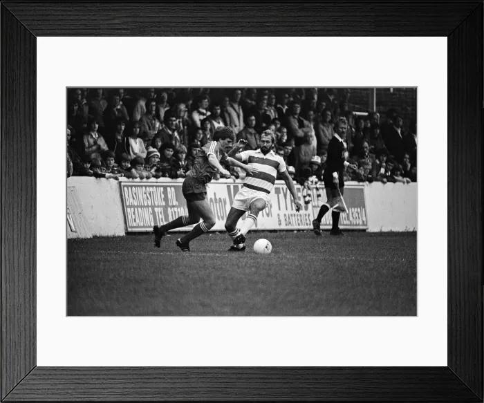 Framed Print : Football match, Reading v Swindon Town. Final score 4-1 to Reading. League Division Three Framed Print : Football match, Reading v Swindon Town. Final score 4-1 to Reading. League Division Three