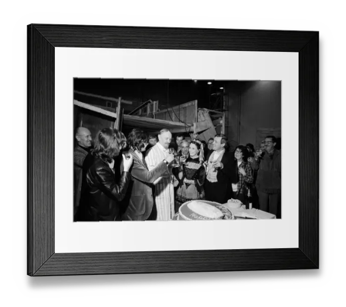 Framed Print : Sir Ralph Richardson celebrates his 70th birthday on the film set of A Doll