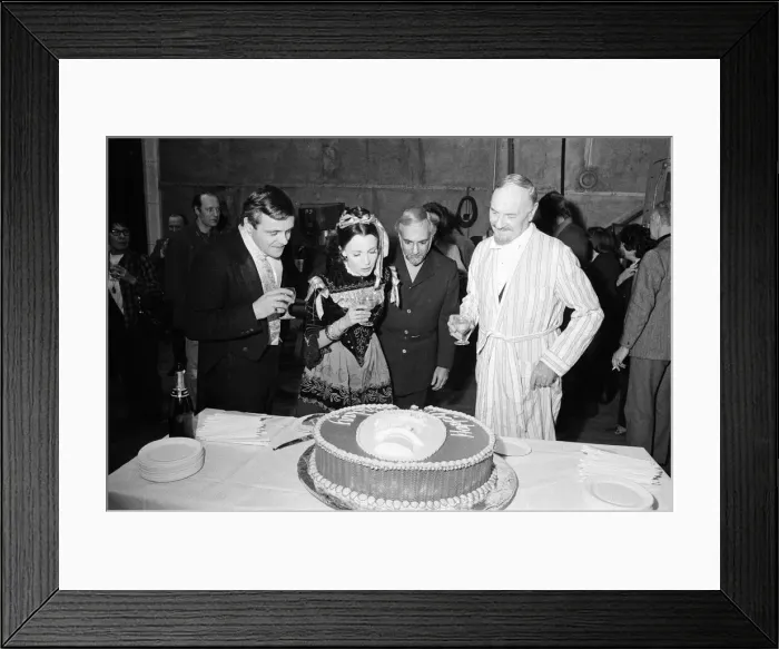 Framed Print : Sir Ralph Richardson celebrates his 70th birthday on the film set of A Doll