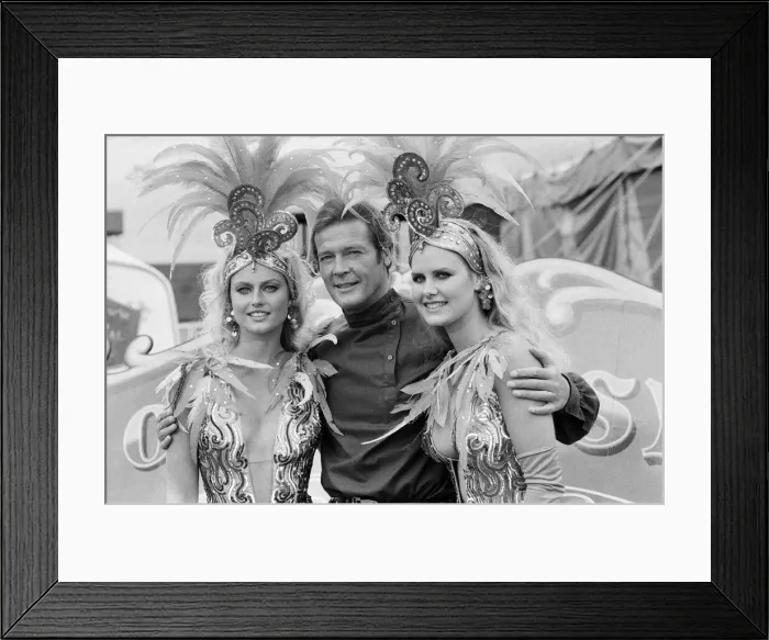 Framed Print : Actor Roger Moore on location at the RAF Upper Heyford, Oxon Framed Print : Actor Roger Moore on location at the RAF Upper Heyford, Oxon