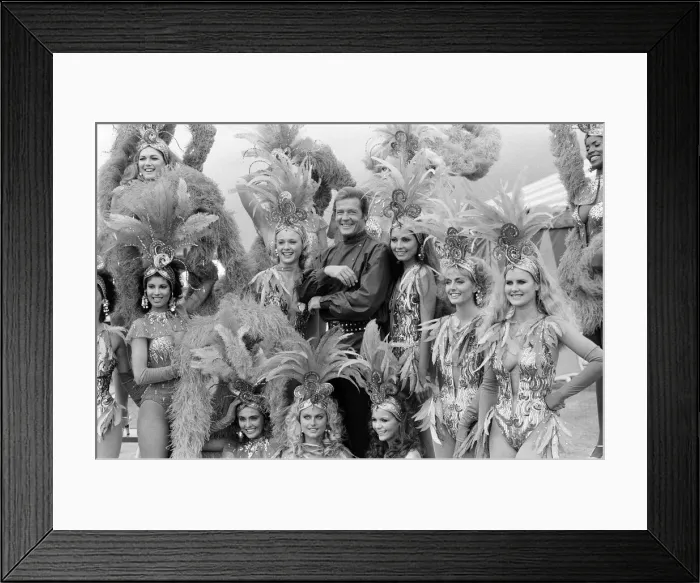 Framed Print : Actor Roger Moore on location at the RAF Upper Heyford, Oxon Framed Print : Actor Roger Moore on location at the RAF Upper Heyford, Oxon