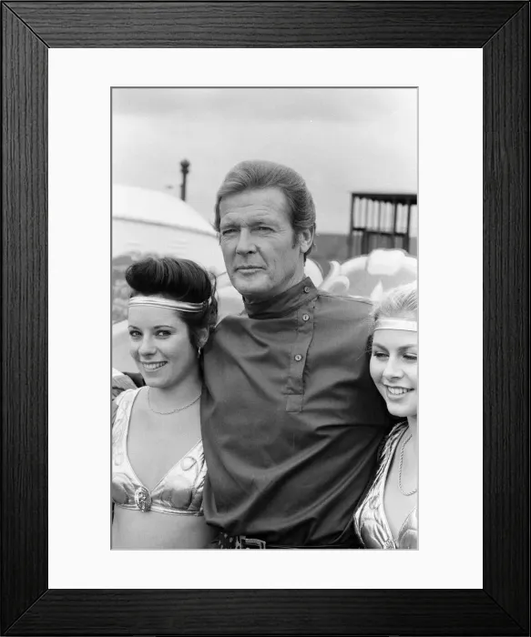 Framed Print : Actor Roger Moore on location at the RAF Upper Heyford, Oxon Framed Print : Actor Roger Moore on location at the RAF Upper Heyford, Oxon