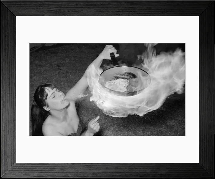 Framed Print : Zahrat, 23, of Billy smarts Circus. (Slightly Cropped Version Framed Print : Zahrat, 23, of Billy smarts Circus. (Slightly Cropped Version