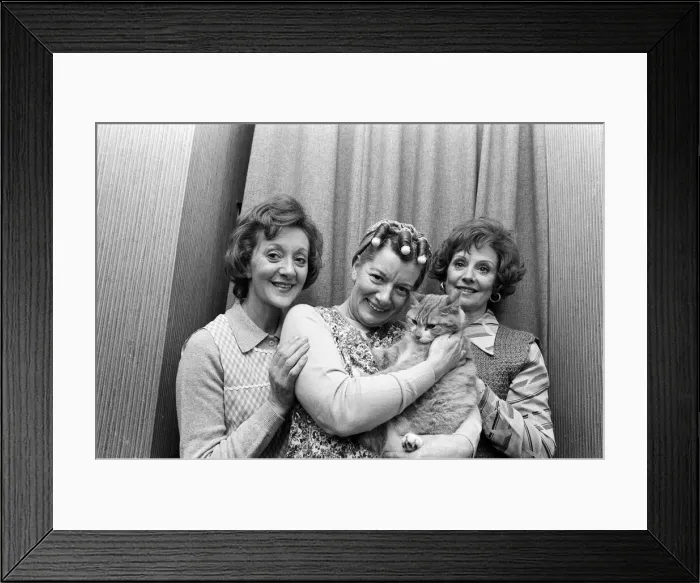 Framed Print : Coronation Streets Thelma Barlow (Mavis Riley), Jean Alexander (Hilda Ogden Framed Print : Coronation Streets Thelma Barlow (Mavis Riley), Jean Alexander (Hilda Ogden