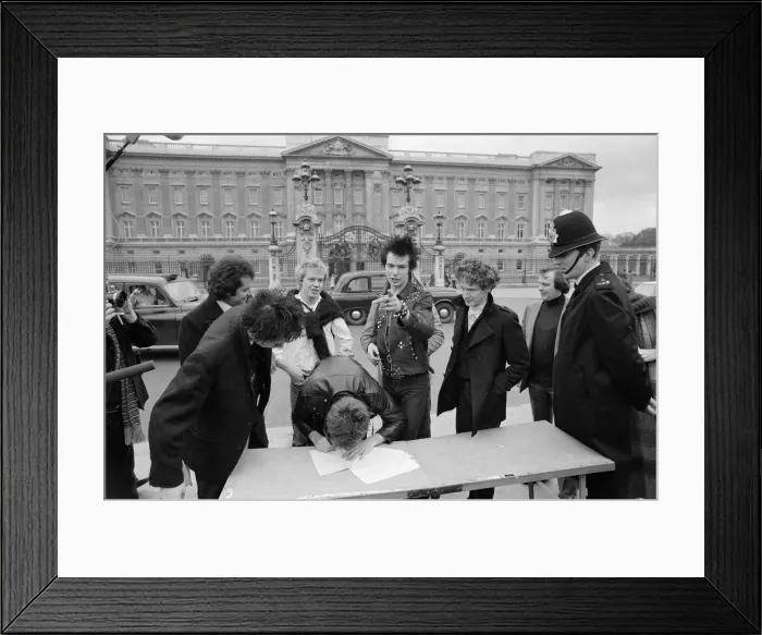 Framed Print : The Sex Pistols. 10th March 1977. London. There are back again -