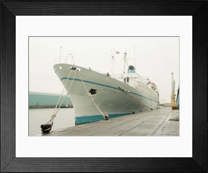 Framed Print : Russian Football Fans arrive at Euro 1996 by Ship, the Actpa, Liverpool, 10th June 1996 Framed Print : Russian Football Fans arrive at Euro 1996 by Ship, the Actpa, Liverpool, 10th June 1996