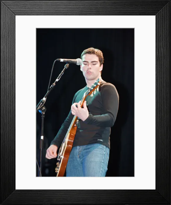 Framed Print : Welsh rock band Stereophonics performing at Cardiff Castle. 12th June 1998 Framed Print : Welsh rock band Stereophonics performing at Cardiff Castle. 12th June 1998